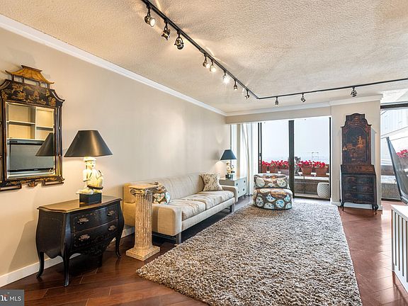 4th image of 1326 Spruce St APT 2608