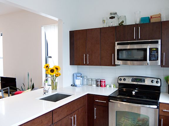 5th image of 487 Park Pl APT 3