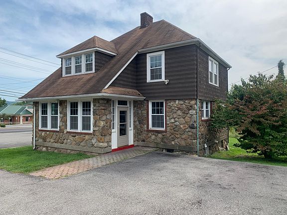 2nd image of 3 Chalefs Ln