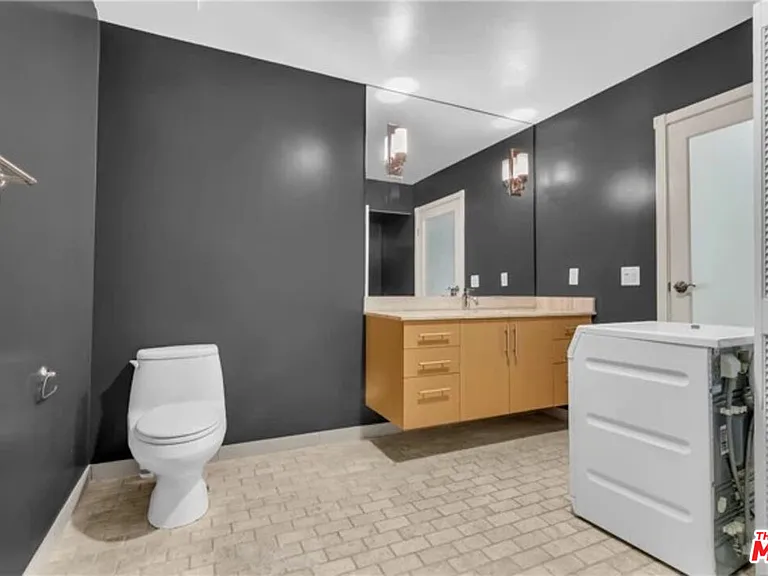 510 S Hewitt St #102 — Photo 9