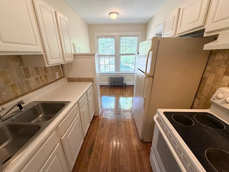 705 W Morgan St — Photo 6