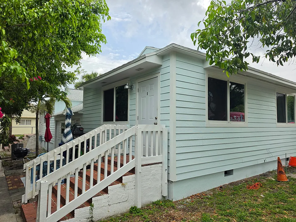 714 Gotham Ct #2