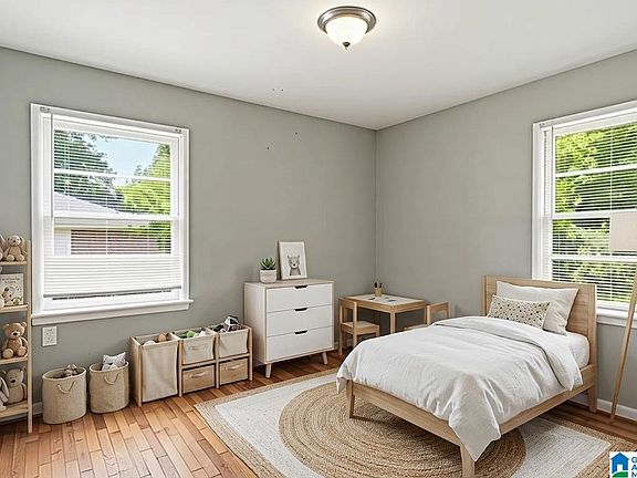 5th image of 2320 3rd Pl NW