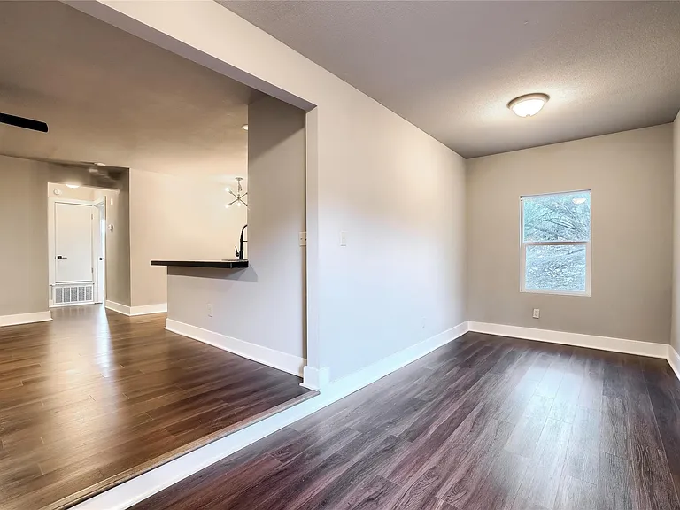 5909 Lago Vista Way #D — Photo 25