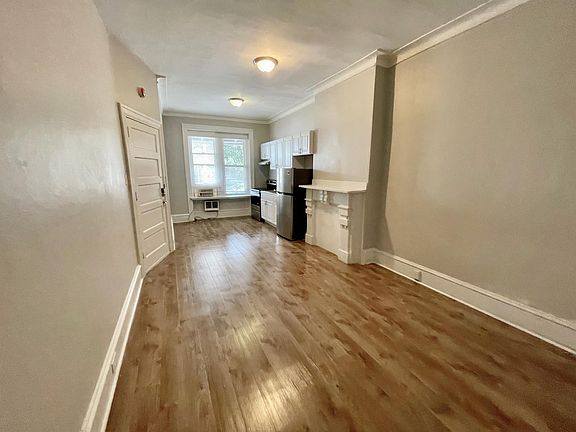 5th image of 3246 N 13th St Floor 1
