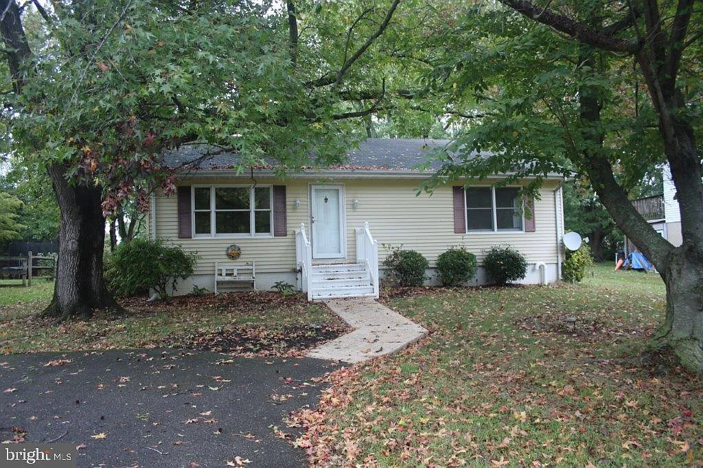 914 Petinot Pl photo 1