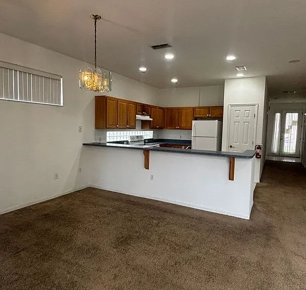 2915 Sunset Lakes Blvd — Photo 6