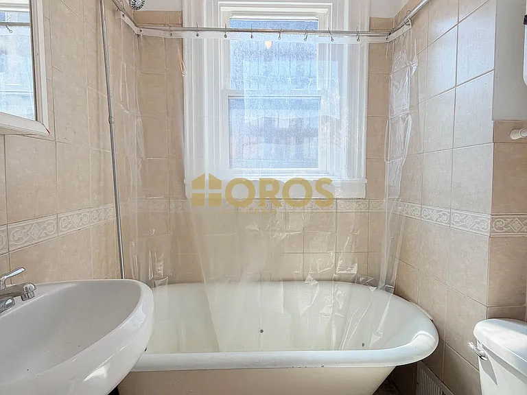 558 Broome St #5 — Photo 9