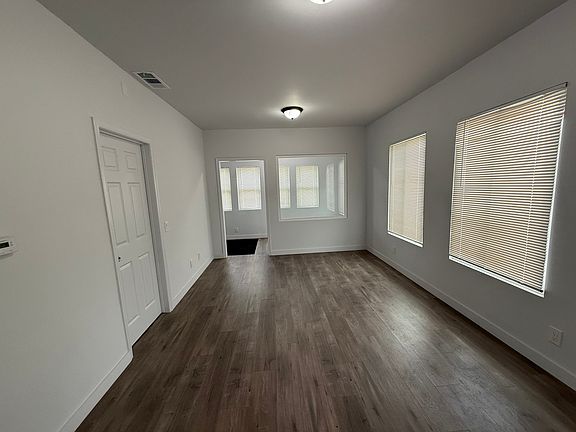 5th image of 333 W Spruce Ave