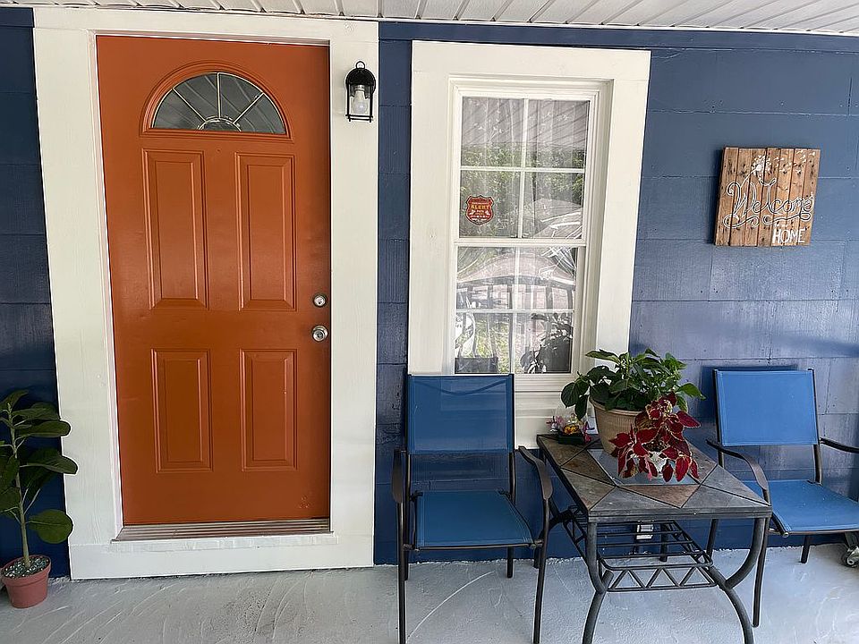 1st image of 216 Stafford St