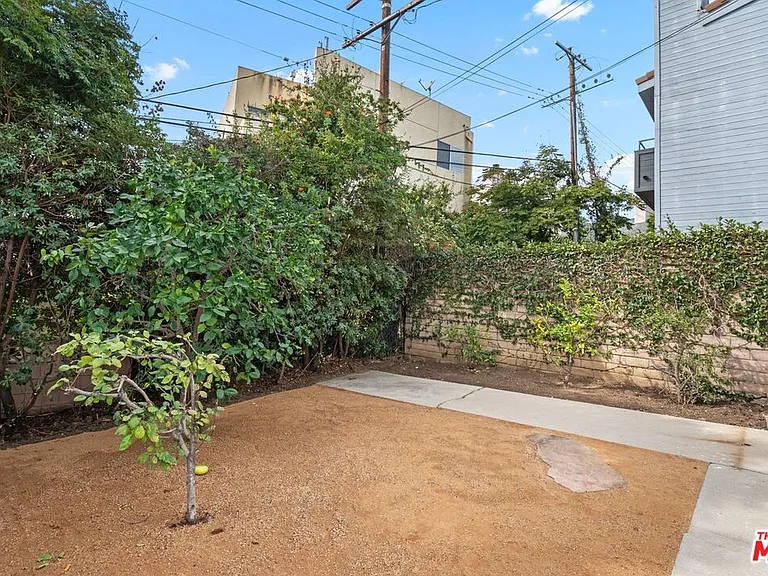 1645 Selby Ave — Photo 18