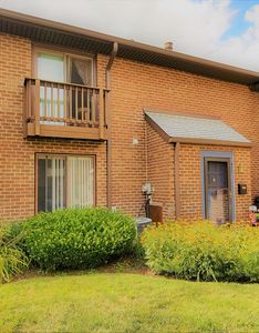 700 Ardmore Ave APT 607, Ardmore, PA, 19003