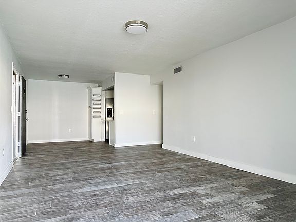 3rd image of 912 Lake Destiny Rd Unit D