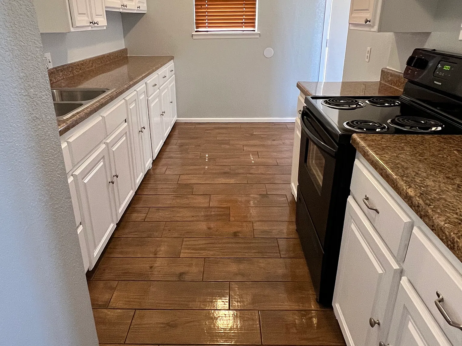 4 bed, 1.5 bath, 1539 sqft, $1,300 — Photo 3