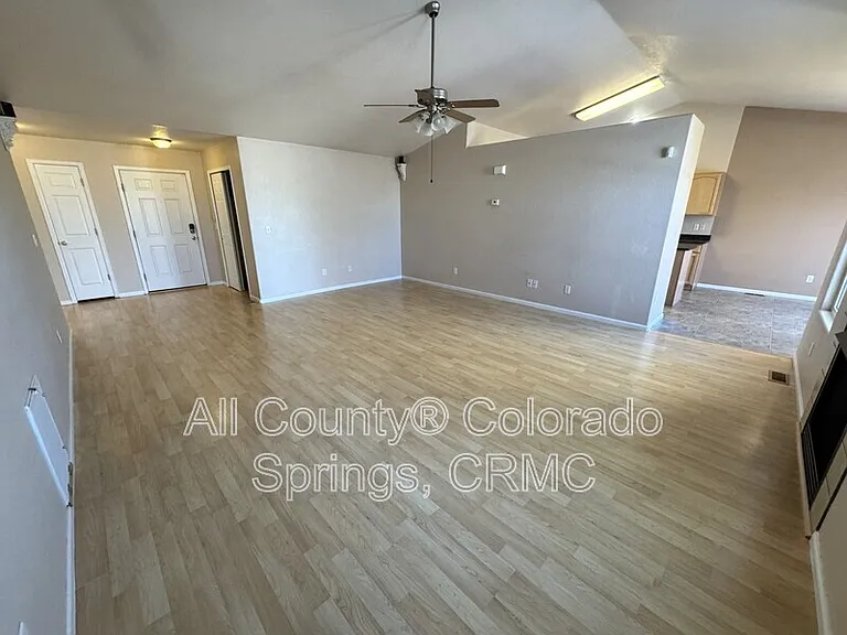 1305 Lords Hill Dr — Photo 16