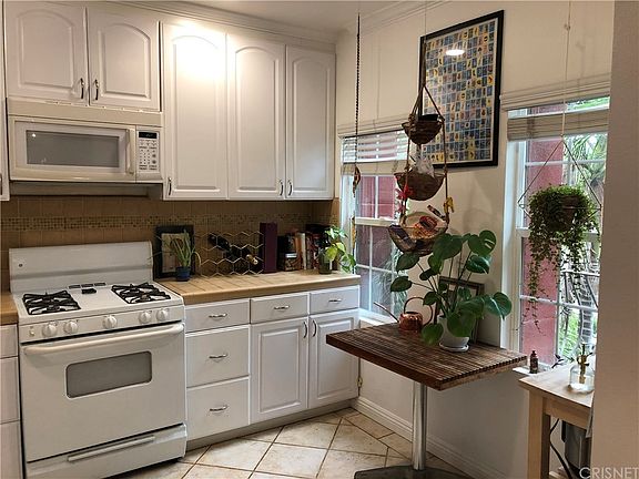 5th image of 2251 N Gower St