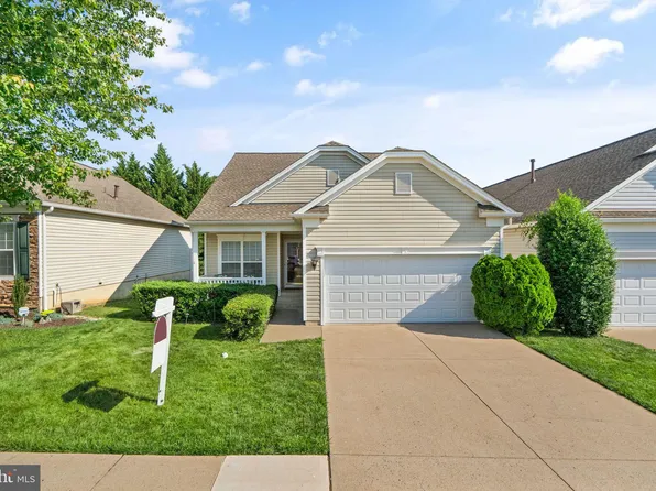 24 Chantilly Pl, Fredericksburg, VA 22406