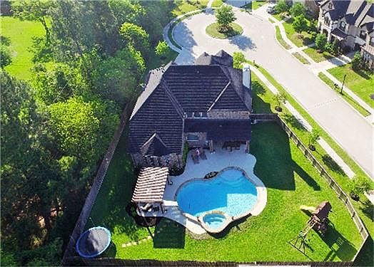 1st image of 18 Wyndehaven Lakes Dr