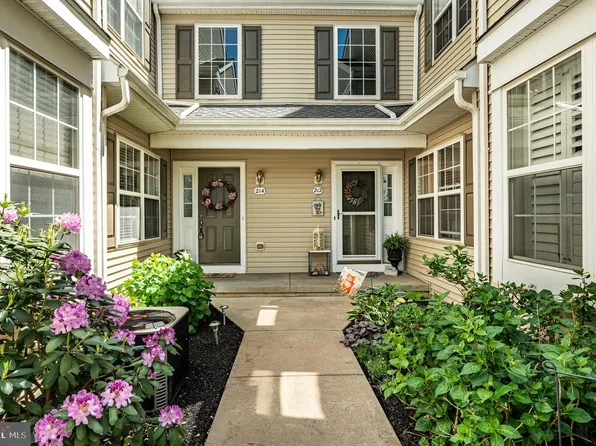 214 Flagstone Rd #2, Chester Springs, PA 19425