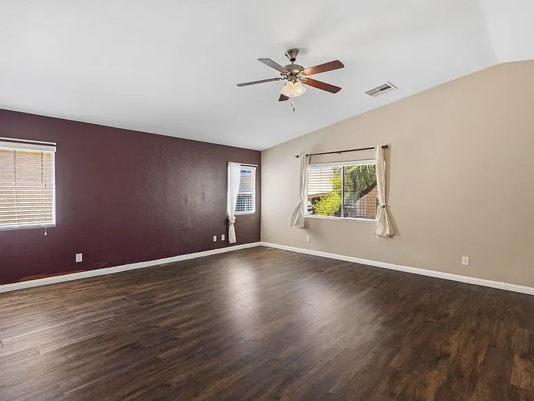 527 Newberry Springs Dr — Photo 26