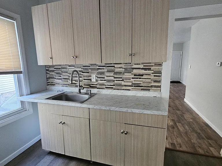 2231 Boulevard Ave — Photo 5