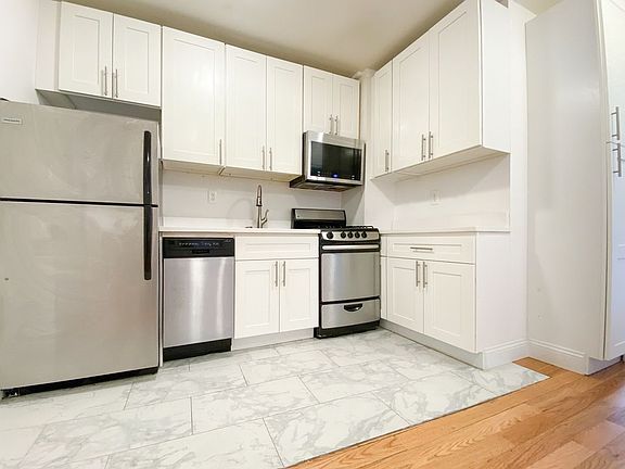 5th image of 155 W 81st St APT 4G
