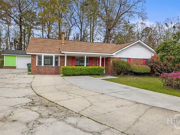 3rd image of 6 Brighton Woods Court