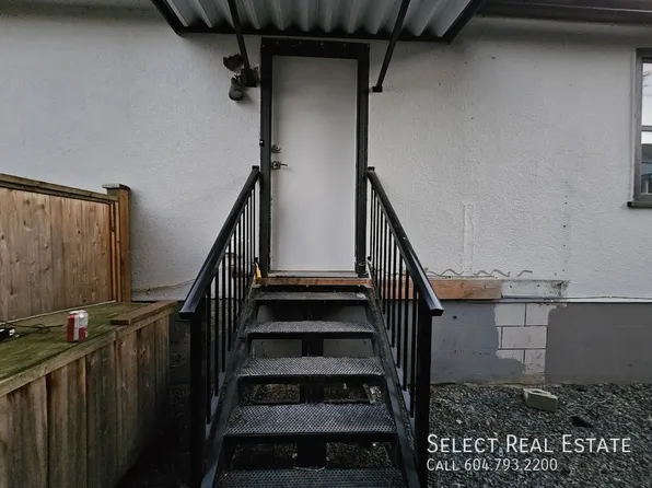 45723 Lewis Ave #B, Chilliwack, BC V2P 3C5