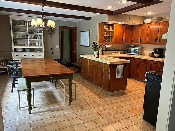 2nd image of 108 Jonslea Ln