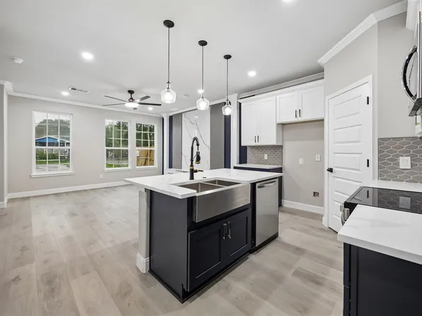 938 South Ln, Houston, TX 77088