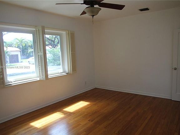 4th image of 335 Candia Ave