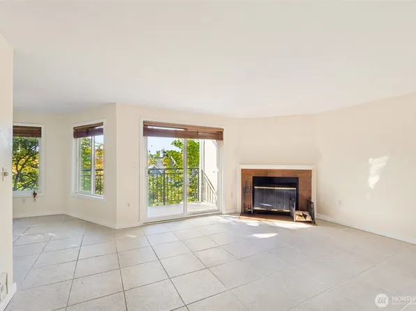 12724 NE 144th Street #E202, Kirkland, WA 98034