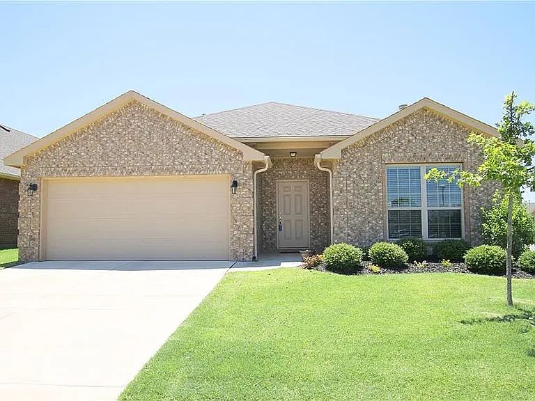1st image of 8220 NW 106th Cir