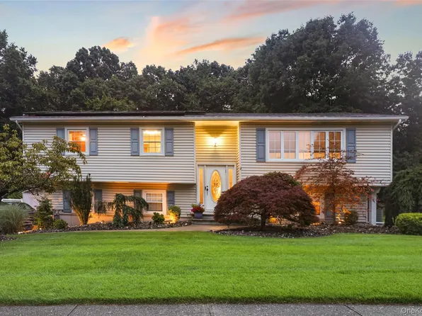 34 Strathmore Drive, New City, NY 10956