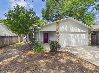 1920 Redwood Ave, Niceville, FL 32578