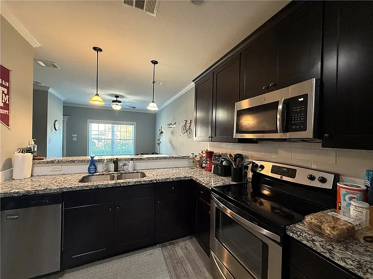 301 Parkway #338 — Photo 21