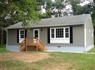 909 Grapevine Rd, Sandston, VA 23150