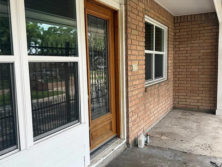 902 Hidden Valley Dr — Photo 4