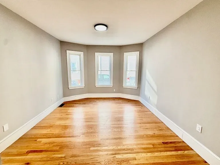 84 Marine Rd #1 — Photo 2