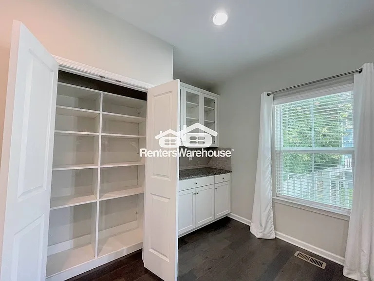 521 Charles Porteus Ln — Photo 11