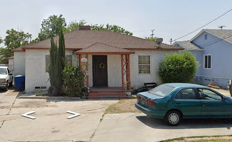1023 W Temple St — Photo 2