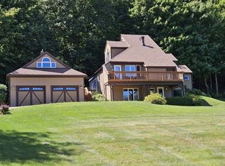 5 Valley Rd, Galena, IL 61036