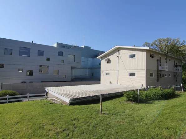 119 River St -Martin Apts, 119 River St APT 3, Iowa City, IA 52246