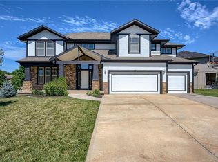 6040 Hilltop Dr, Shawnee, KS 66226
