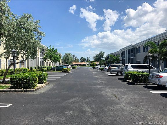 4th image of 130 Cypress Club Dr APT 329