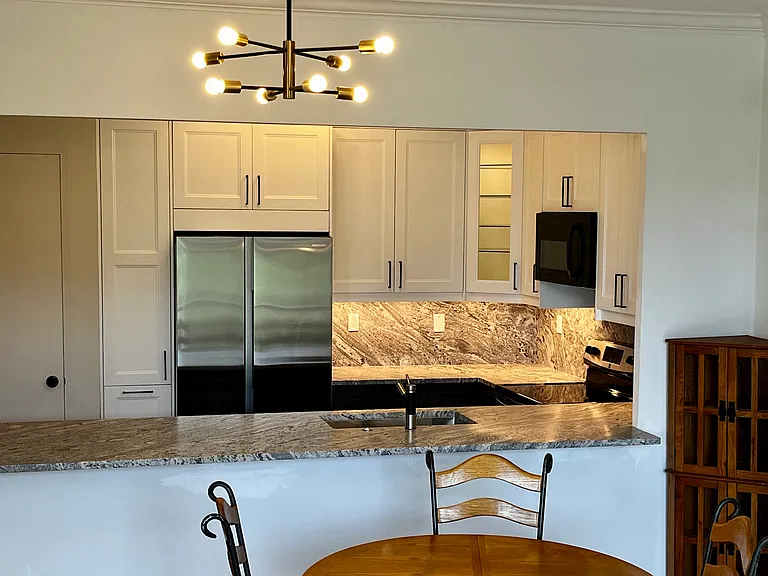 Beautiful kitchen to linger, friends and family to cook for