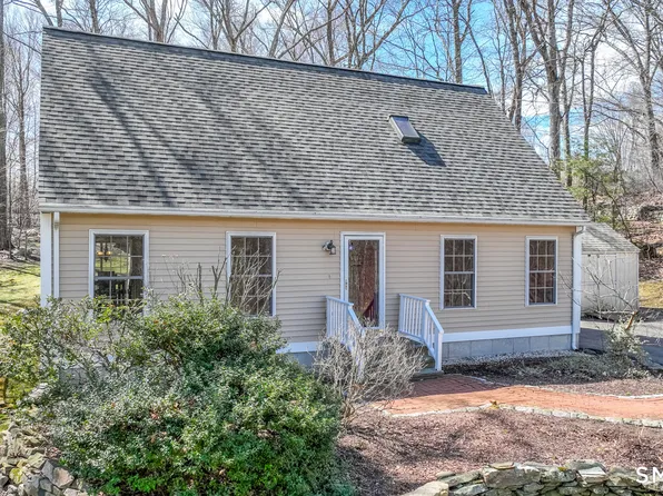 17 Flatbrook Road, East Hampton, CT 06424