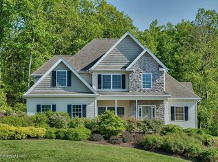 27 Saddle Ridge Dr, Dallas, PA 18612