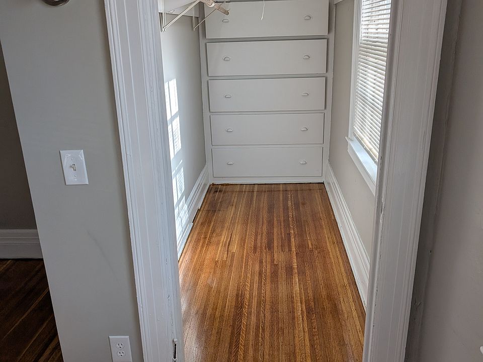 walk in closet