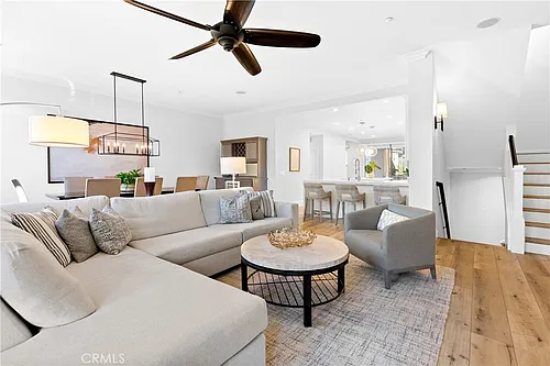 71 Vantis Dr Photo 1
